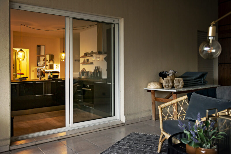 Terrassen og køkkenet