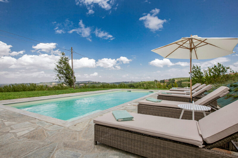 Piemonte feriebolig pool landskab