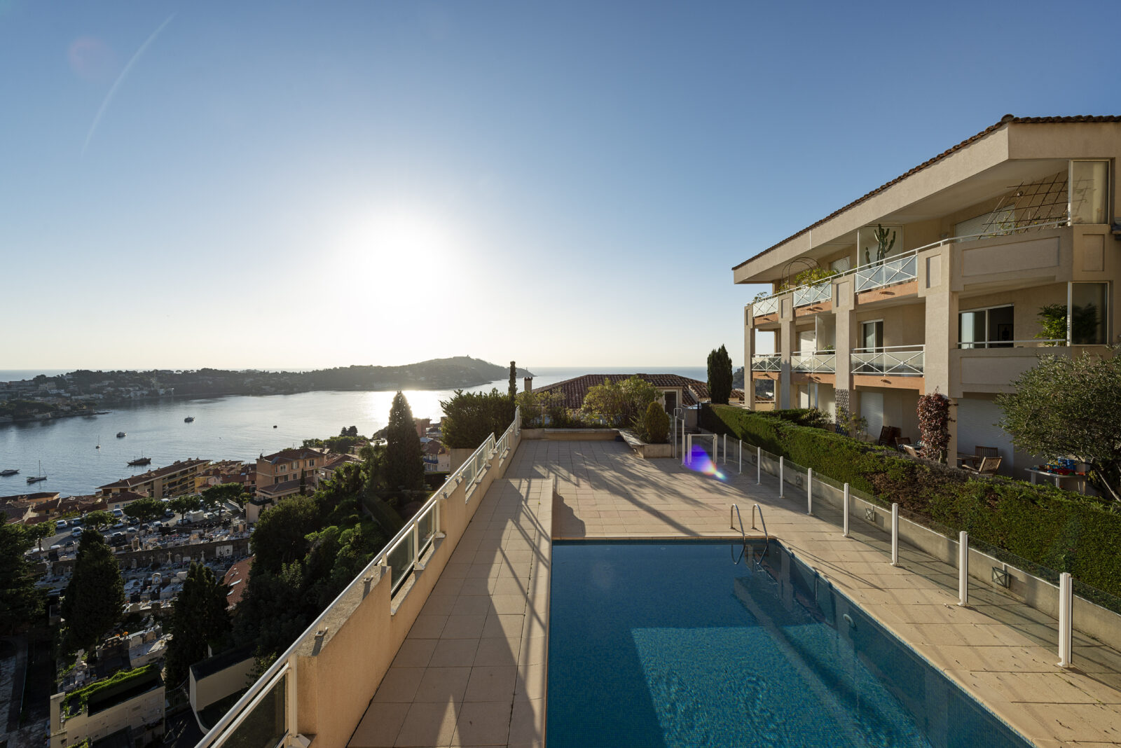 villefranche feriebolig pool middelhavet
