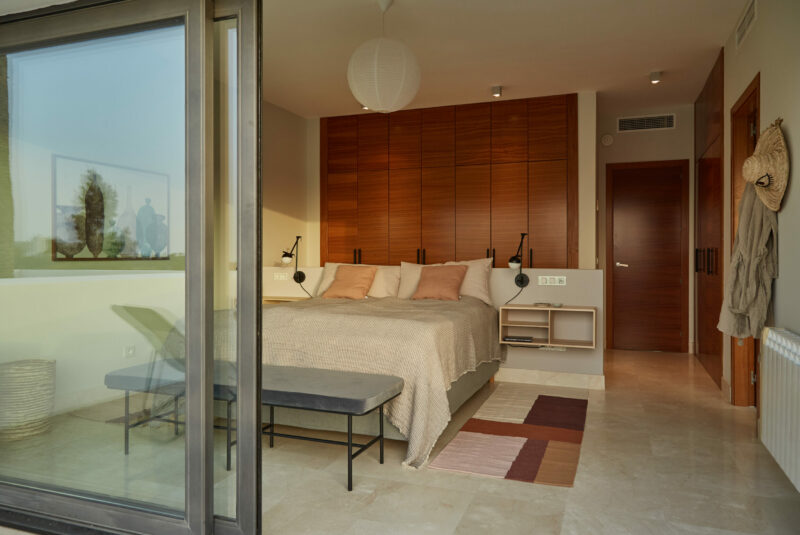 MArbella villa master bedroom badeværelse en suite