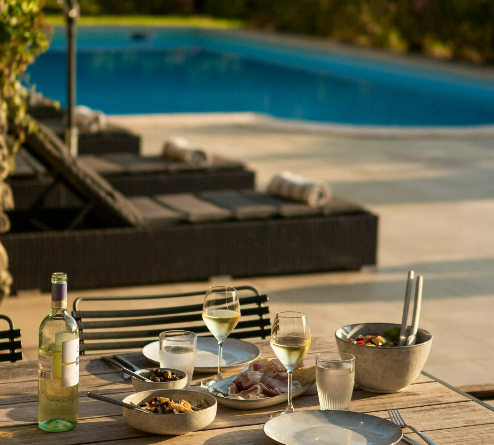 middag pool ferie sommerferie luksusferie