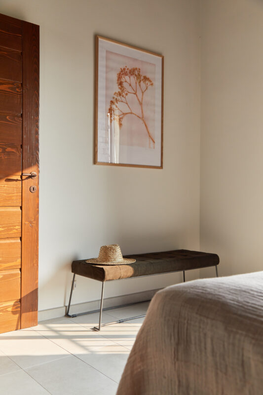 soveværelse kunst bænk interiør trædør