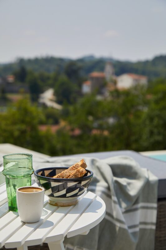 snack på ferien kaffe md udsigt Italien Piemonte