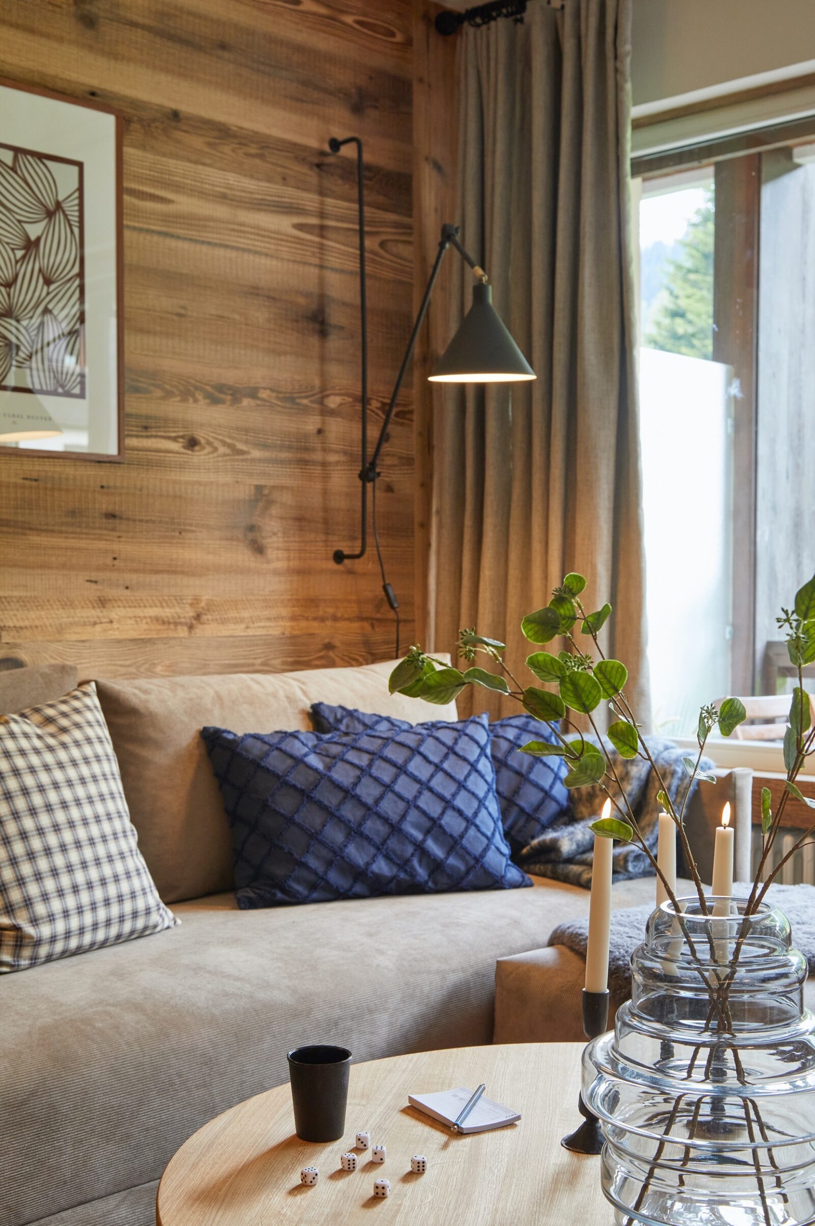 væglampe terninger familiespil snyd raflebæger