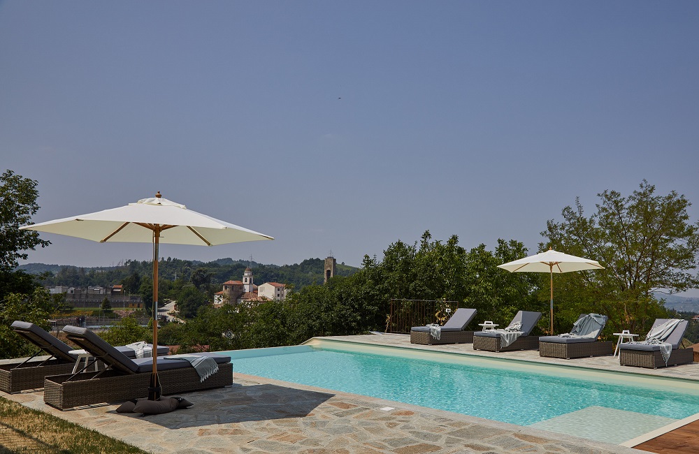 pool i Piemonte solferie luksus ferie feriebolig
