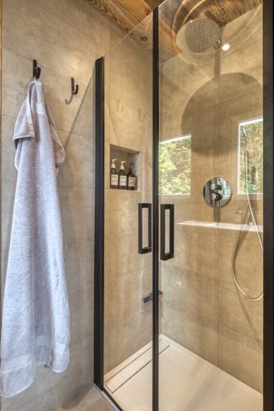 brusekabine håndklæde lækker feriebolig