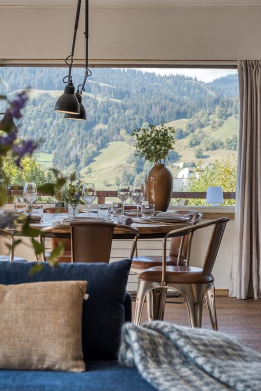 lervase blomster nåleskov natur