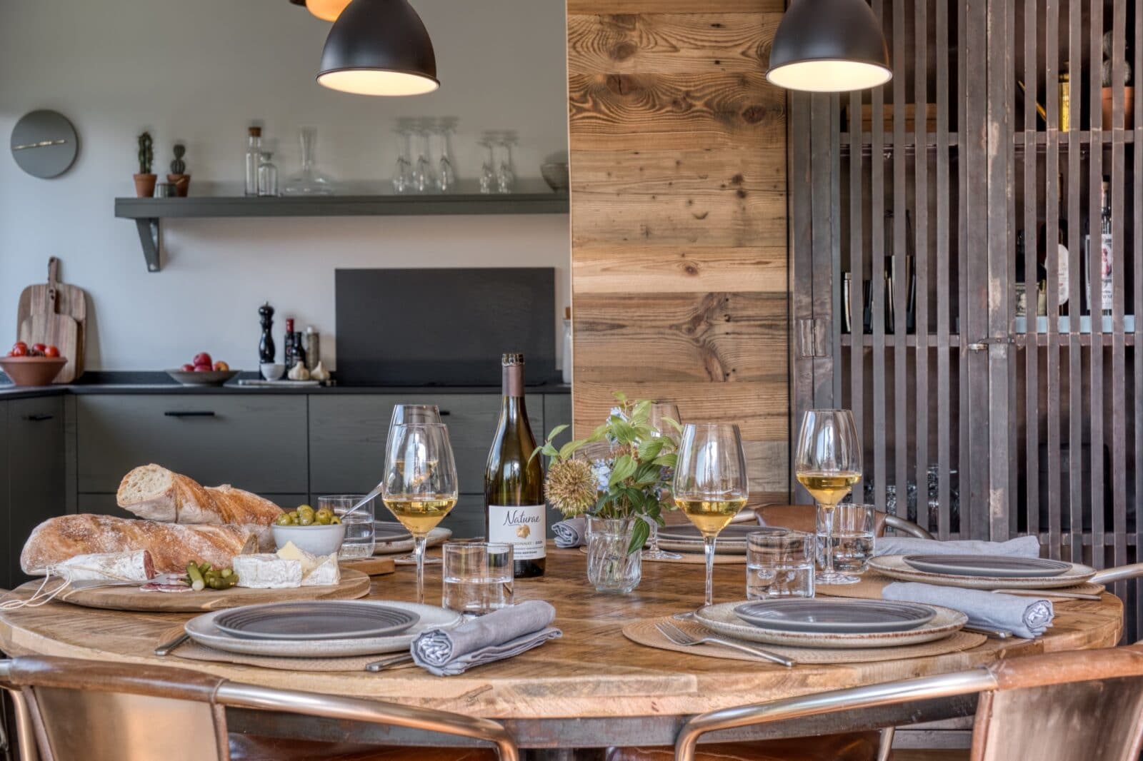 ovenlys hvidvin service køkken alrum