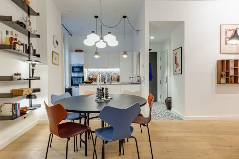 Barcelona lejlighed stue spisestue køkken entré