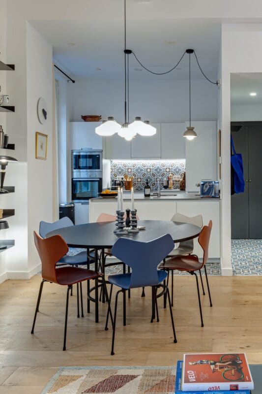 Fritz Hansen Grand Prix stole Unoliving spisebord Frandsen lampe