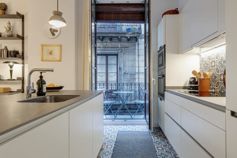 Barcelona bolig køkkenalrum altan