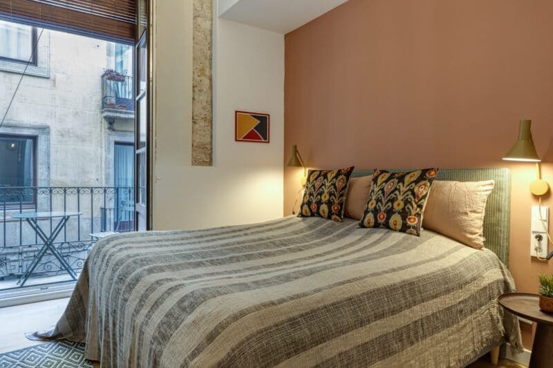 Boligart sengegavl House Doctor sengetæppe Au Maison puder Frandsen lamper