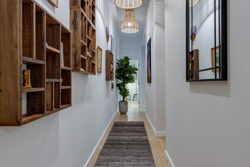 IB Laursen hylde Rugvista gulvtæppe Columbine spejl Bloomingville lampe