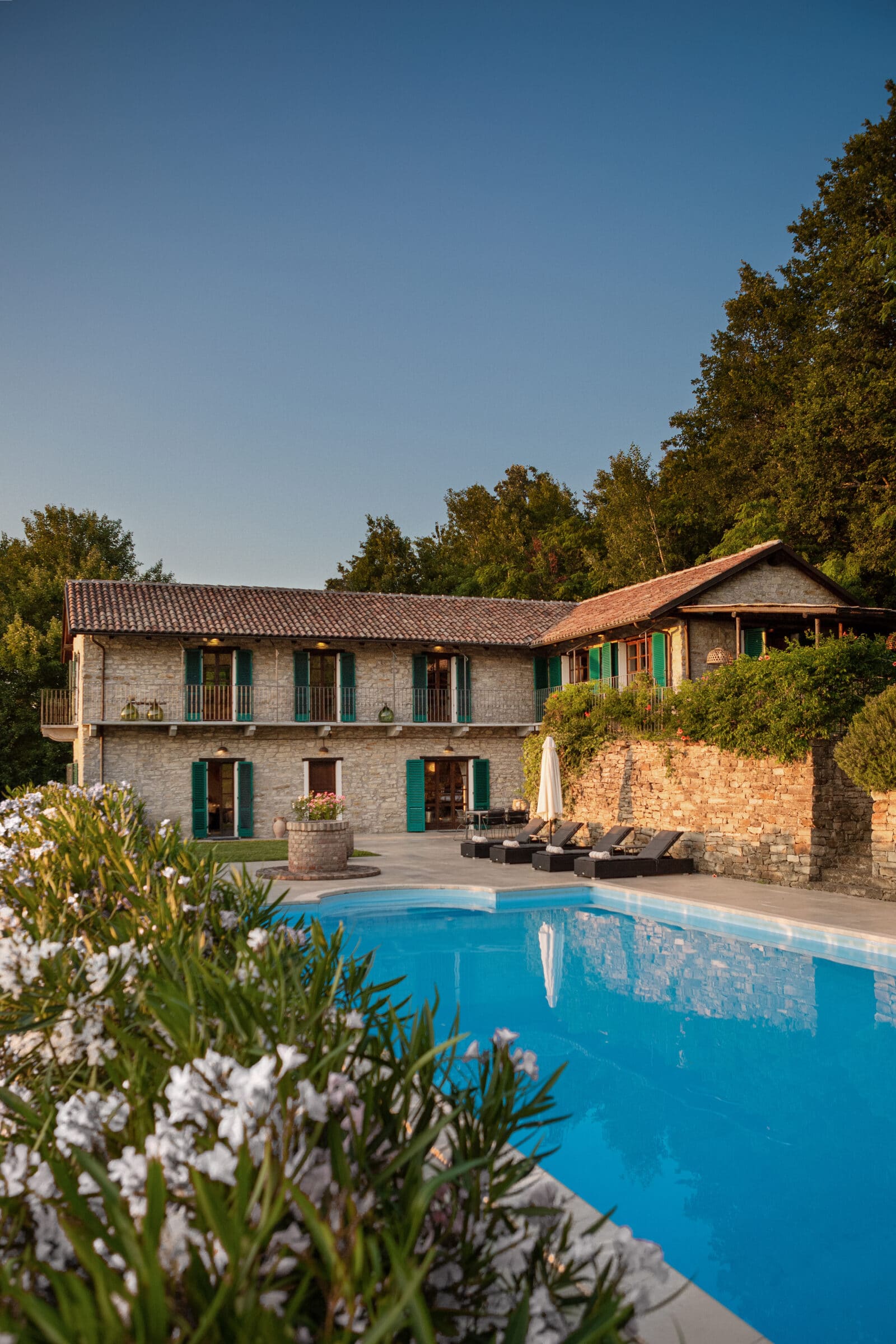 Stenhus i Piemonte pool ferielokation luksusbolig hjem italien