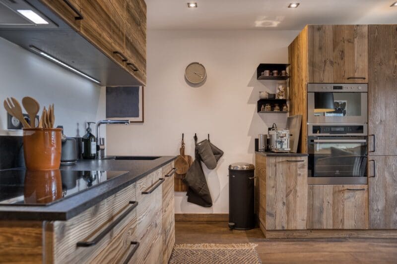 Megeve feriebolig køkken køkkenalrum Vipp skraldespand