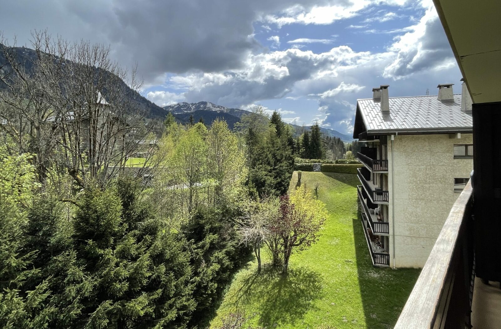 Bergudsigt fra lejlighed