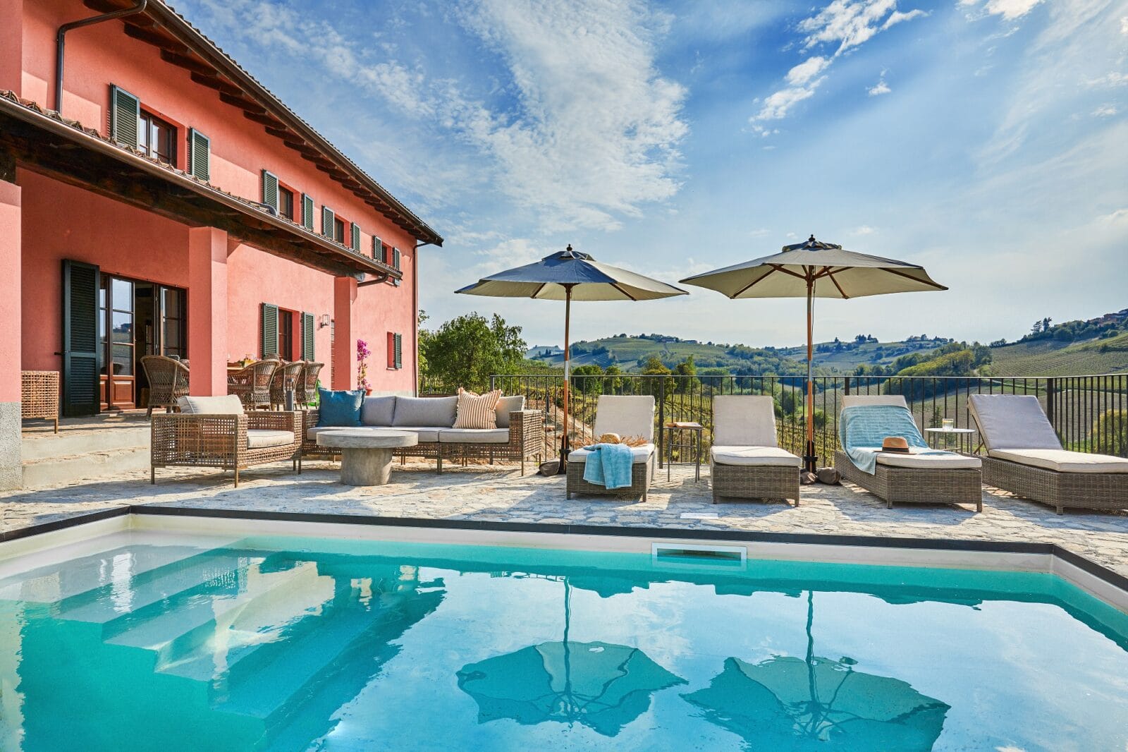 Piemonte landhus feriebolig pool norditalien