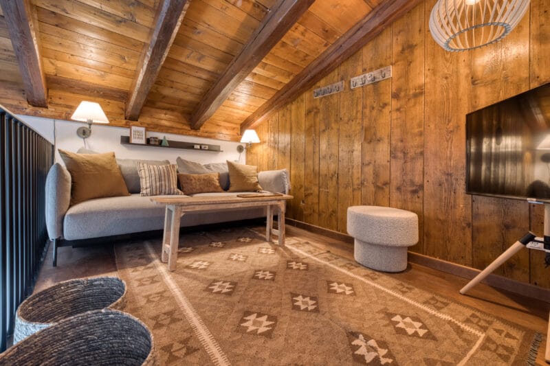 Megeve chalet hems gulvtæppe sofa sofabord