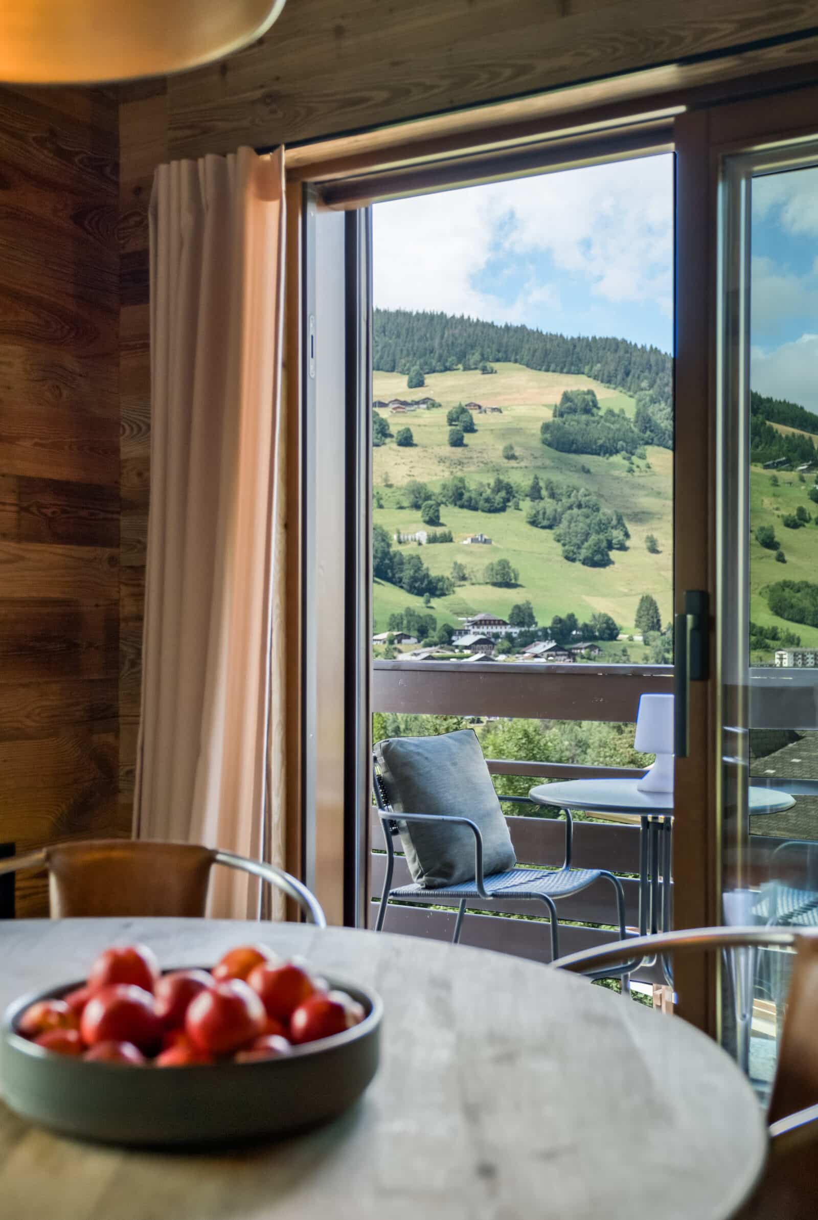 Megeve chalet spisestue altan udsigt