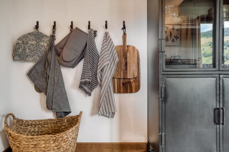 Megeve chalet køkken viskestykker spækbrædder