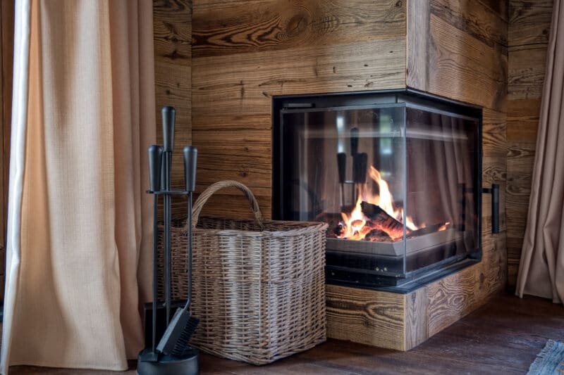 Megeve chalet stue brændeovn genbrugstæ