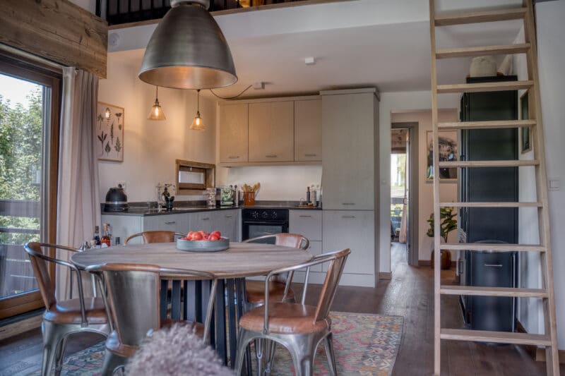 Megeve chalet spisestue køkken køkkenalrum