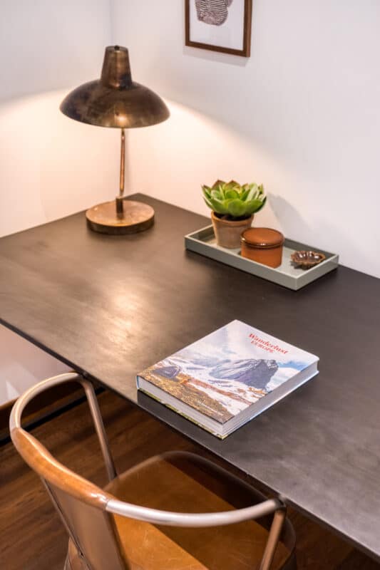 Megeve chalet værelse kontor bord stol