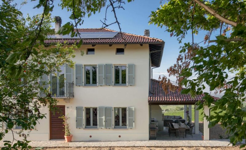 Italien feriebolig Piemonte villa terrasse