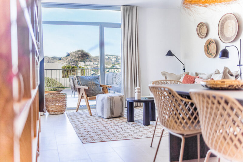 Mallorca feriebolig lejlighed spisestue stue terrasse