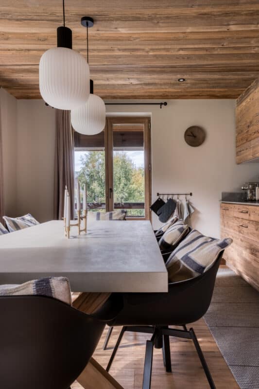 lækkert spisebord delebolig