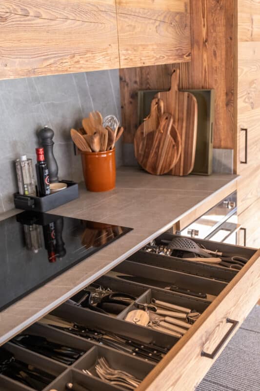 udstyret bolig køkkenskuffe køkkengear