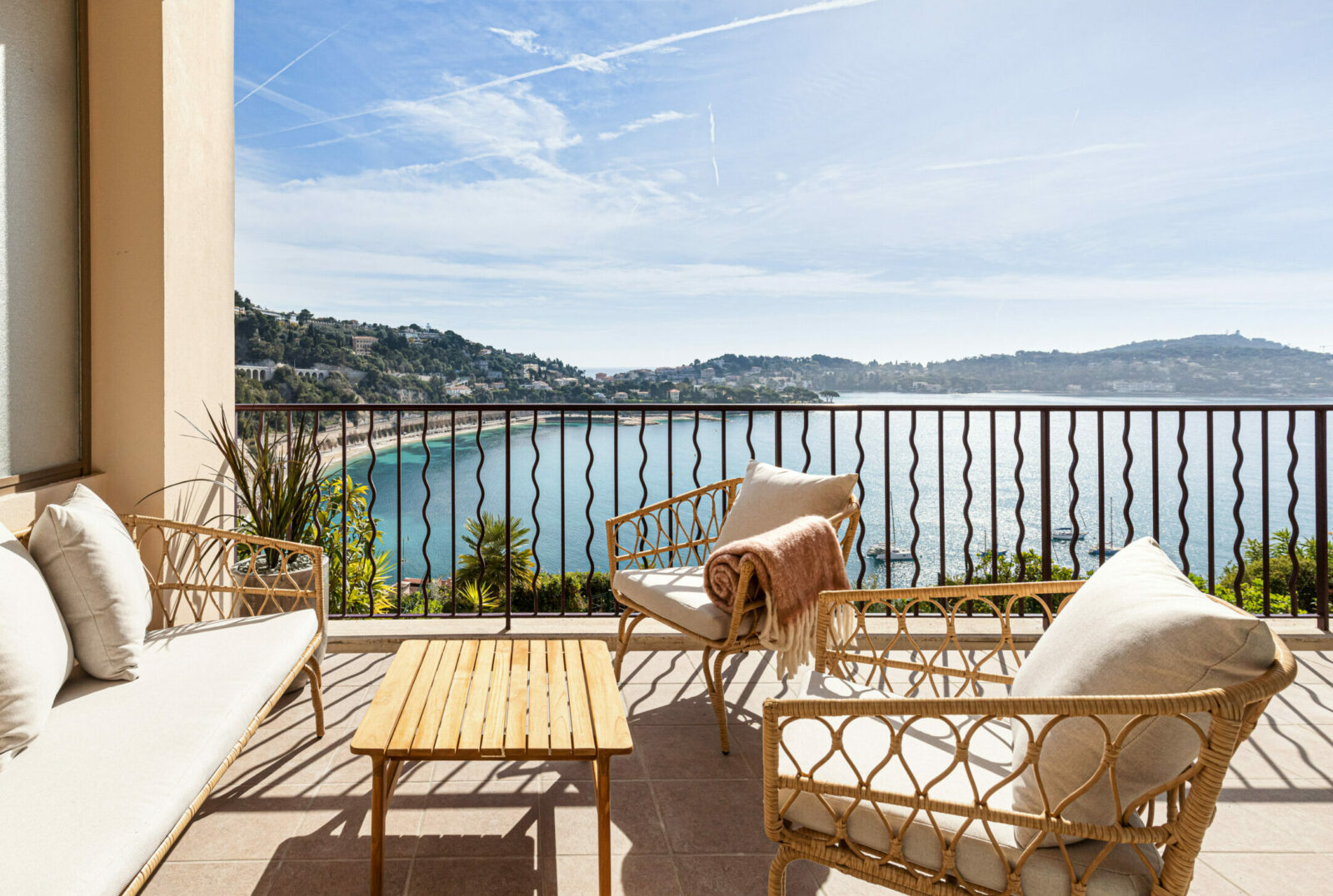 holiday home terrace ocean view lounge area